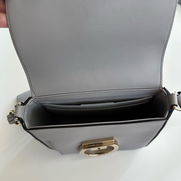 Ferrragamo shoulder Bag - Picture 3 of 8